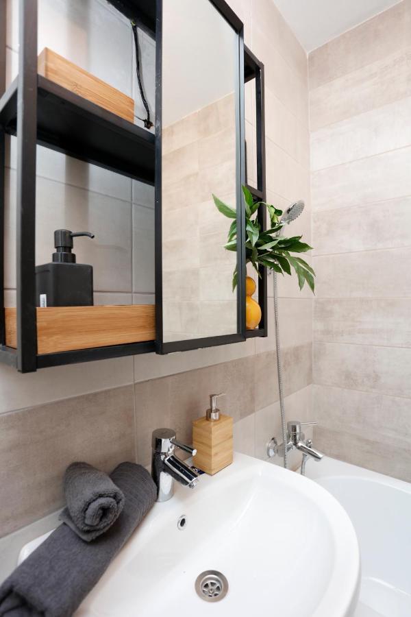 New & Cozy Studio In Ghencea + Netflix Βουκουρέστι Εξωτερικό φωτογραφία